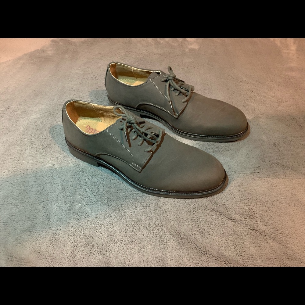 Dress shoes